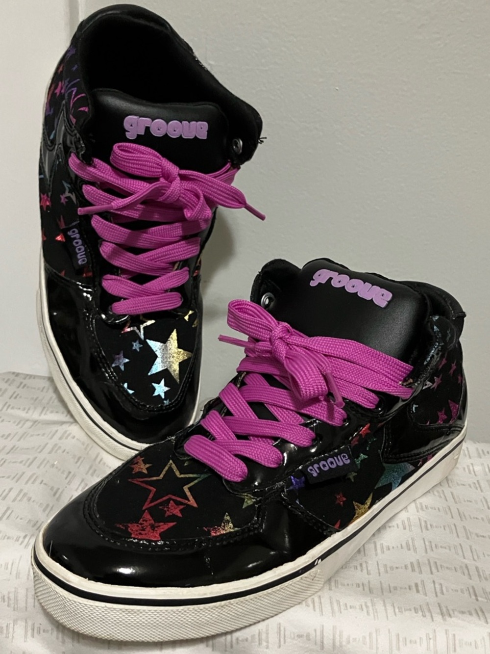 Groove High-Top Skate Sneakers with Stars Vintage Early 2000s